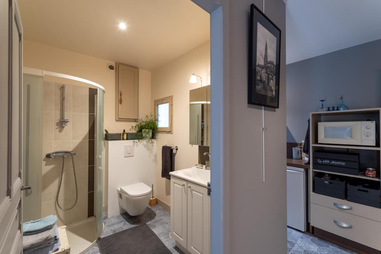 Saint-Léonard-de-Noblat Chambre D Hote "Sous Le Clocher" 아파트 외부 사진