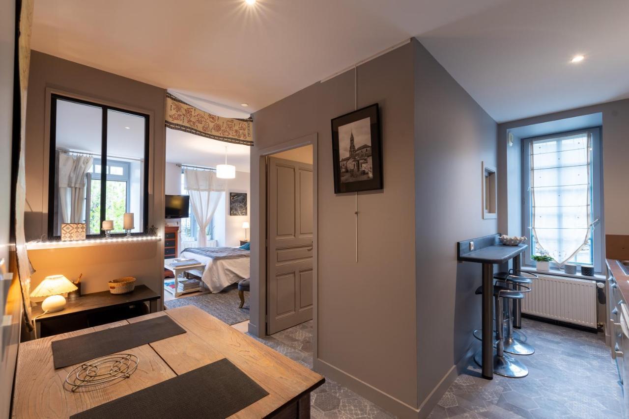 Saint-Léonard-de-Noblat Chambre D Hote "Sous Le Clocher" 아파트 외부 사진